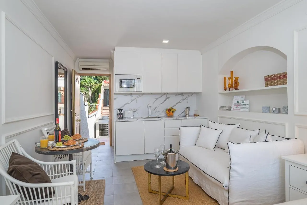 Bianca Chic Studio - Carihuela Beach At 300M Τορρεμολίνος 0*,  Ισπανία
